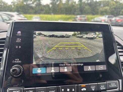 Used 2023 Honda Odyssey Touring image 8