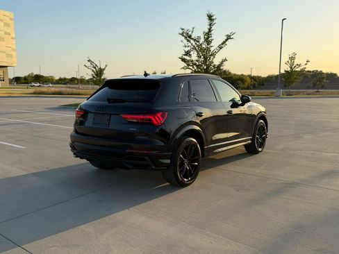 Used 2023 Audi Q3 2.0T Premium w/ Black Optic Sport Package AWD/4WD image 4