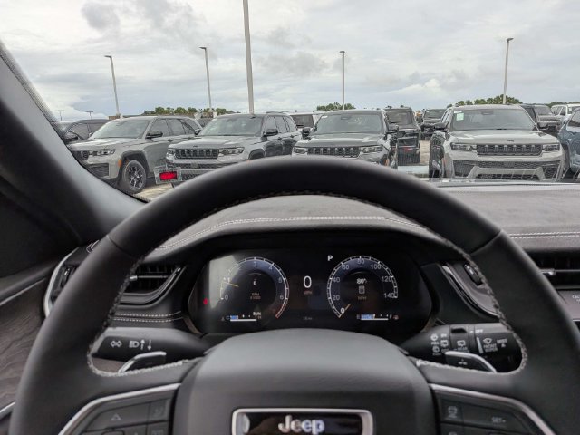 New 2027 Jeep Grand Cherokee Limited AWD/4WD image 32