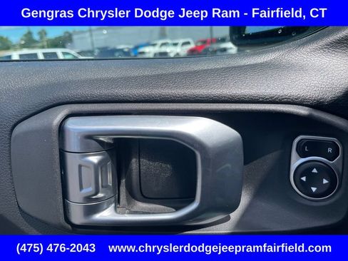 Used 2024 Jeep Wrangler Unlimited w/ Convenience Group AWD/4WD image 41