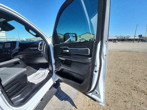 Used 2022 RAM 1500 Big Horn w/ Night Edition AWD/4WD image 22