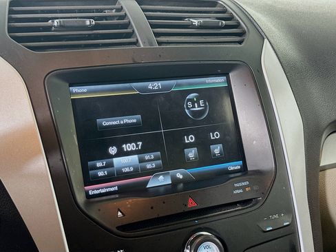 Used 2011 Ford Explorer XLT w/ 202A Rapid Spec Order Code image 21