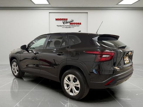 Used 2026 Chevrolet Trax LS FWD image 3