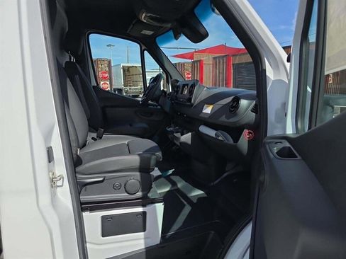 Used 2023 Mercedes-Benz Sprinter 3500 image 10