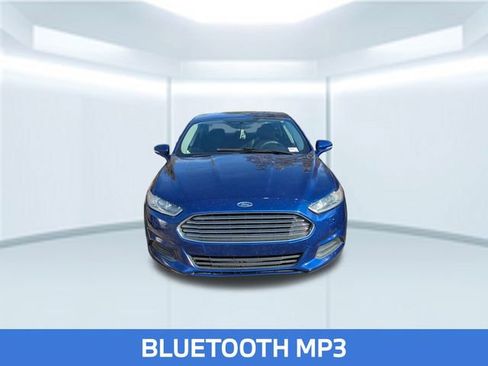 Used 2016 Ford Fusion SE image 2