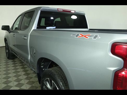Used 2024 Chevrolet Silverado 1500 LT AWD/4WD image 18