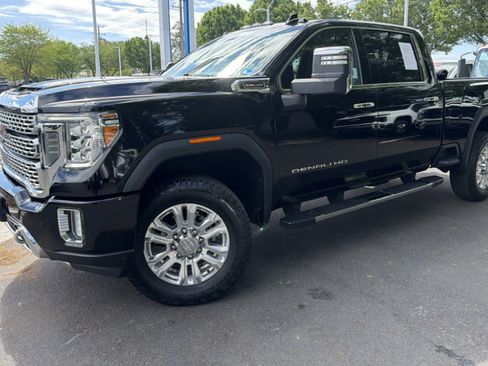 Used 2022 GMC Sierra 2500 Denali w/ Denali Ultimate Package AWD/4WD image 1
