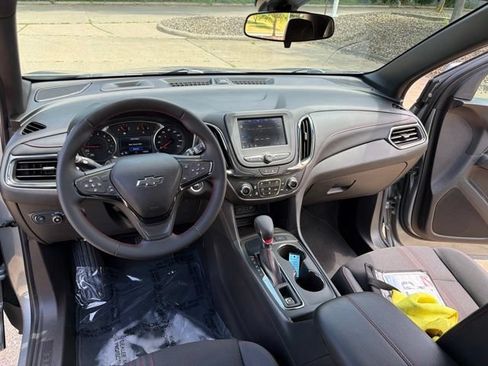 Used 2024 Chevrolet Equinox RS FWD image 19