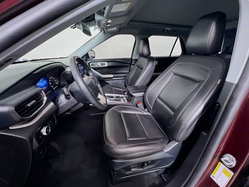 Certified 2023 Ford Explorer XLT w/ Equipment Group 202A AWD/4WD image 13