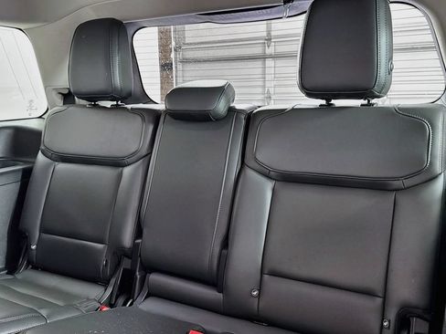 Used 2025 Ford Expedition Active AWD/4WD image 11