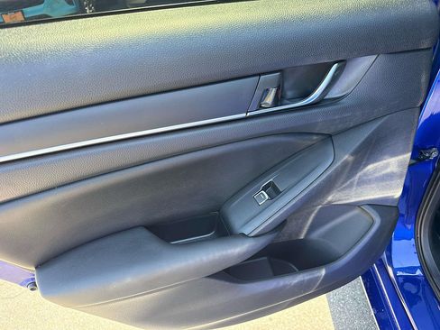 Used 2021 Honda Accord Sport image 9