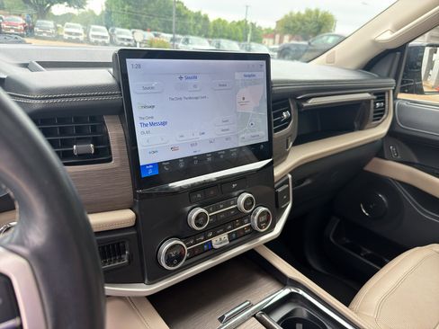 Used 2024 Ford Expedition Max Limited RWD image 10