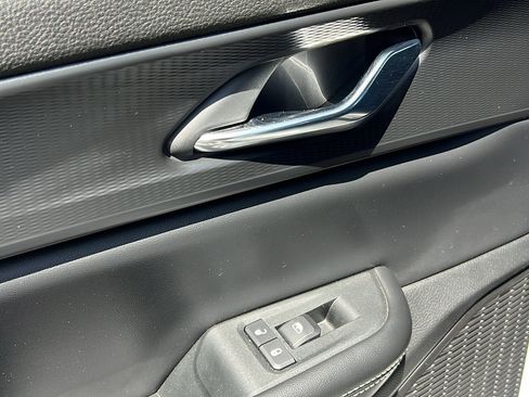 Used 2024 Jeep Grand Cherokee L Altitude image 12