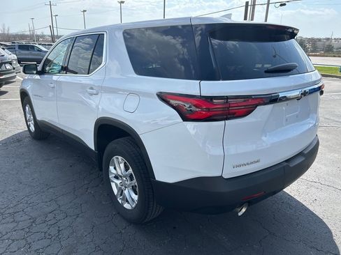 Used 2023 Chevrolet Traverse LS image 7