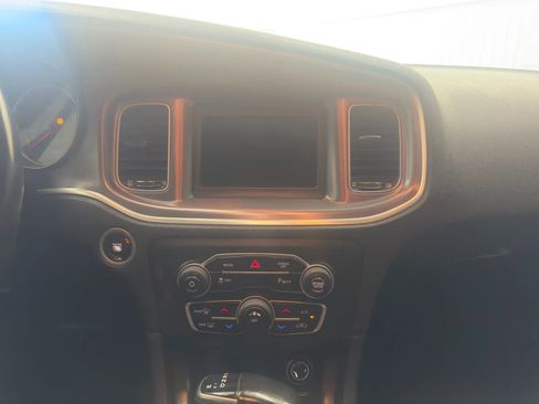 Used 2019 Dodge Charger SXT image 18