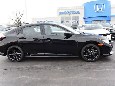 Used 2017 Honda Civic Sport image 5