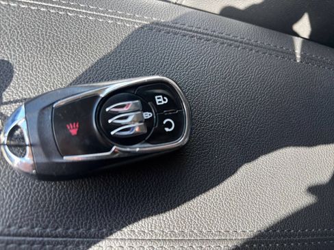 Used 2025 Buick Encore GX Preferred FWD image 23