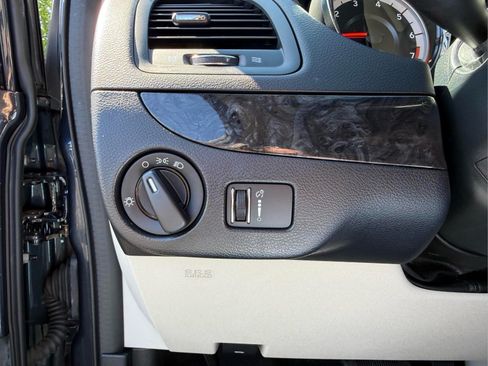 Used 2014 Dodge Grand Caravan American Value Package w/ UConnect Hands-Free Group FWD image 21