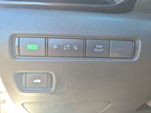 Used 2022 Nissan Sentra SV image 18