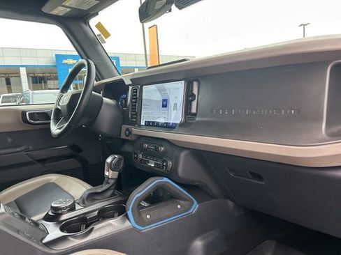 Used 2024 Ford Bronco Wildtrak image 32