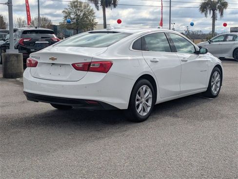 Used 2024 Chevrolet Malibu LT image 3