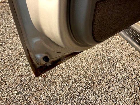 Used 2004 GMC Yukon XL SLT w/ Preferred Equipment Group image 23