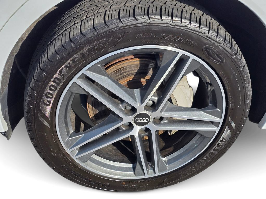 Used 2023 Audi Q5 e Premium Plus w/ Premium Plus Package AWD/4WD image 13