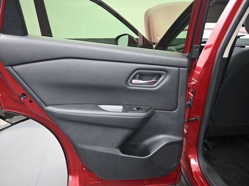 Used 2024 Nissan Rogue SV FWD image 14