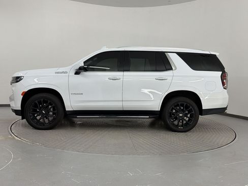 Used 2024 Chevrolet Tahoe High Country RWD image 2
