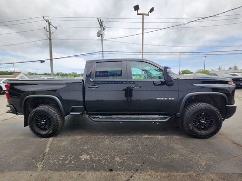 Used 2024 Chevrolet Silverado 2500 ZR2 w/ Technology Package AWD/4WD image 6