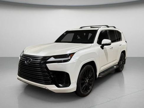 Used 2023 Lexus LX 600 4WD w/ Luxury Package image 8
