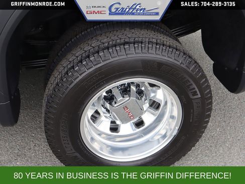 New 2026 GMC Sierra 3500 SLE w/ SLE Value Package AWD/4WD image 10
