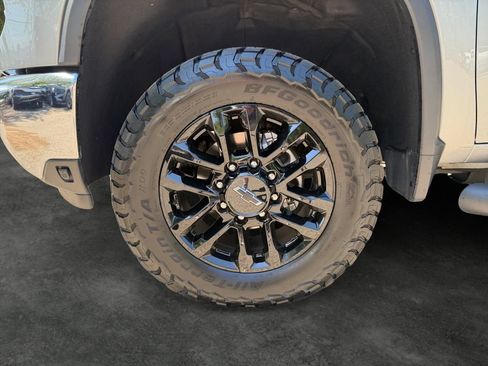 Used 2025 Chevrolet Silverado 3500 LTZ w/ LTZ Premium Package AWD/4WD image 4
