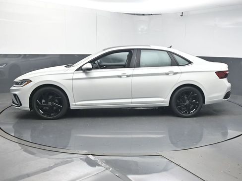 New 2026 Volkswagen Jetta SE image 5