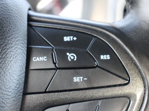 Used 2022 Dodge Charger SXT image 24