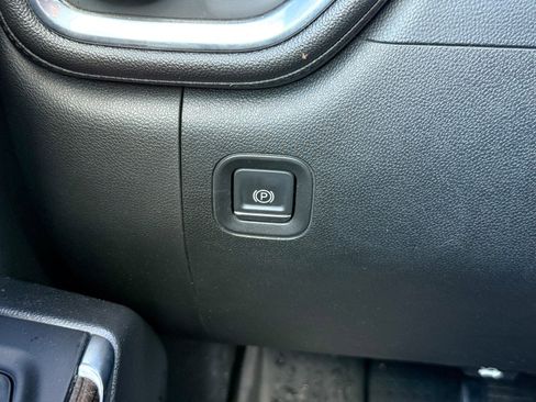 Used 2019 Chevrolet Silverado 1500 LT Trail Boss image 39