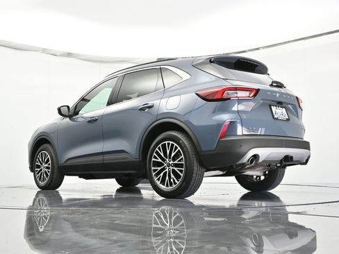 Certified 2025 Ford Escape SE w/ Class II Trailer Tow Package image 42