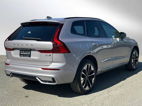 Used 2026 Volvo XC60 B5 Plus w/ Climate Package AWD/4WD image 3