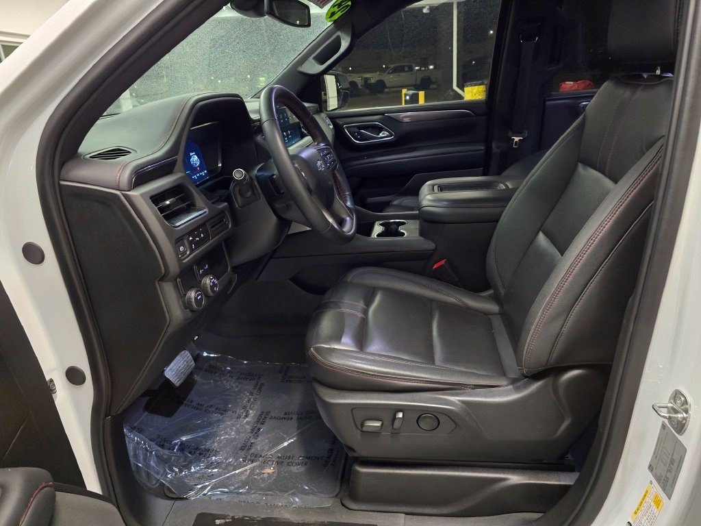 Used 2024 Chevrolet Suburban RST RWD image 17