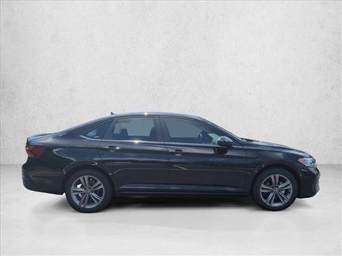 Used 2023 Volkswagen Jetta SE w/ Panoramic Sunroof Package FWD image 6