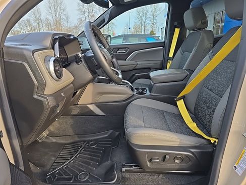 Used 2024 Chevrolet Colorado ZR2 w/ Technology Package image 21