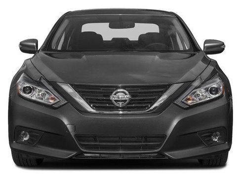Used 2017 Nissan Altima 3.5 SL w/ 3.5SL Technology Package image 7