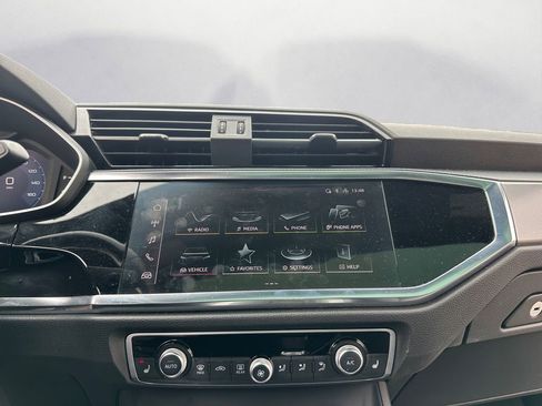 Used 2023 Audi Q3 2.0T Premium image 17