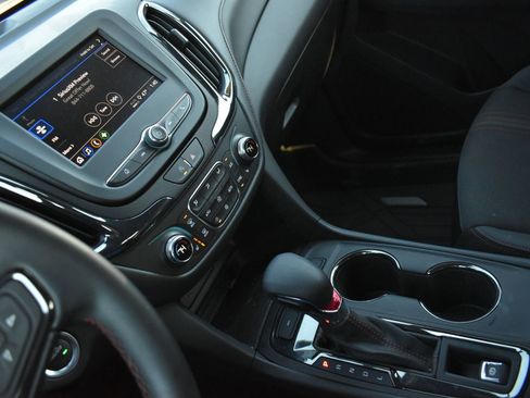 Used 2024 Chevrolet Equinox RS w/ LPO, Floor Liner Package image 24