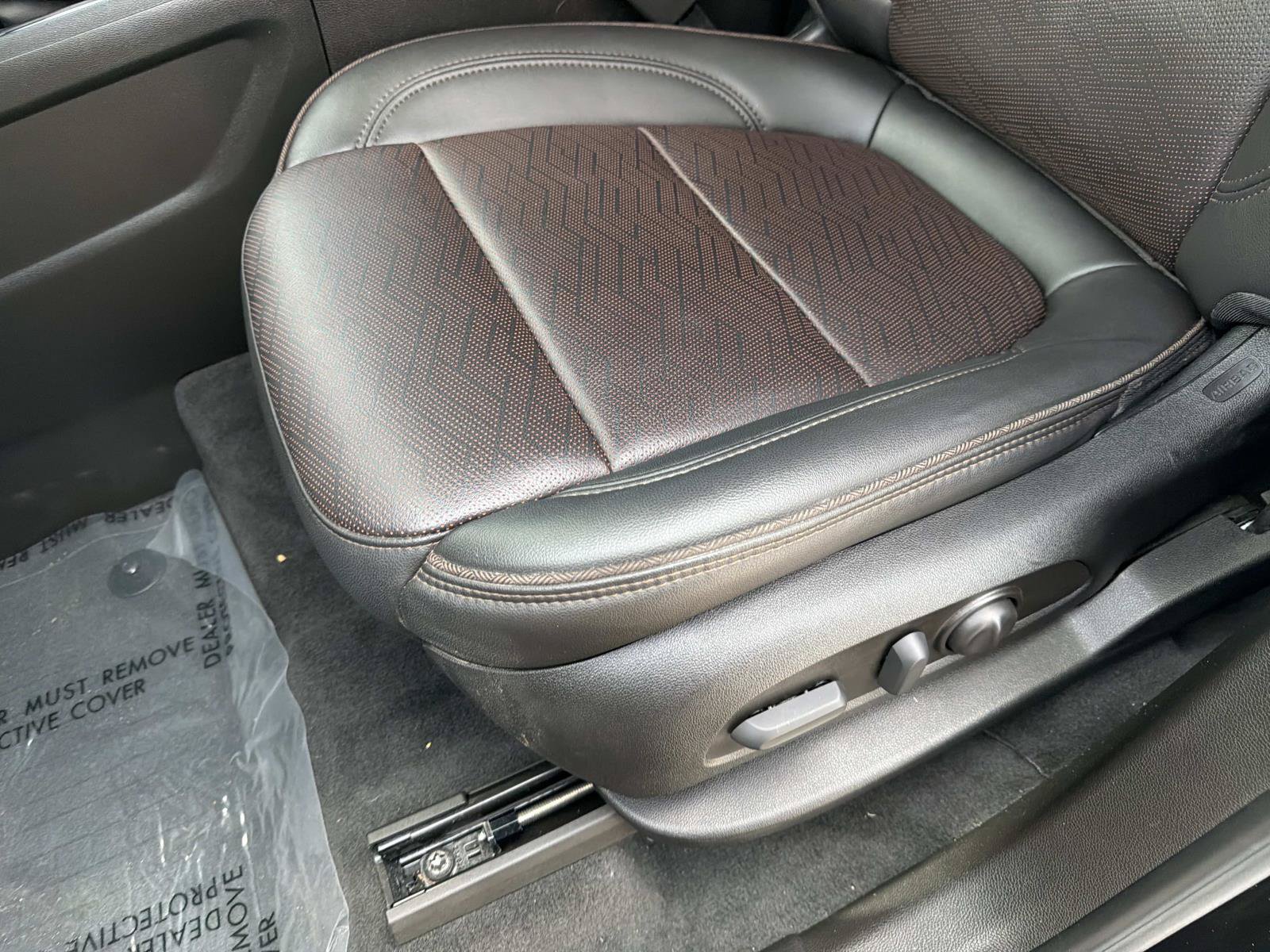 Used 2023 Chevrolet Traverse High Country w/ LPO, Floor Liner Package FWD image 17