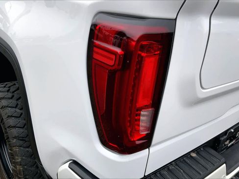 Used 2023 GMC Sierra 1500 AT4 image 29