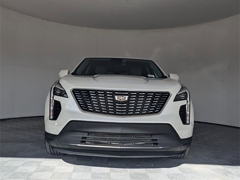 Used 2023 Cadillac XT4 Luxury image 3