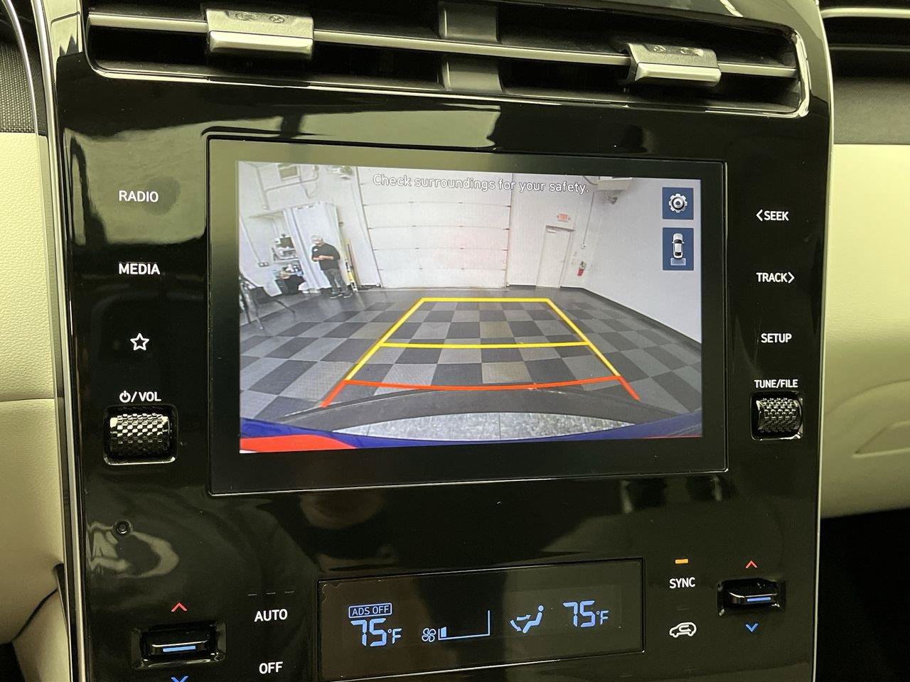 Used 2023 Hyundai Tucson SEL w/ Convenience Package FWD image 5