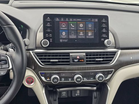 Used 2018 Honda Accord Touring image 15