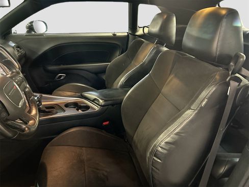 Used 2022 Dodge Challenger R/T w/ Plus Package image 20